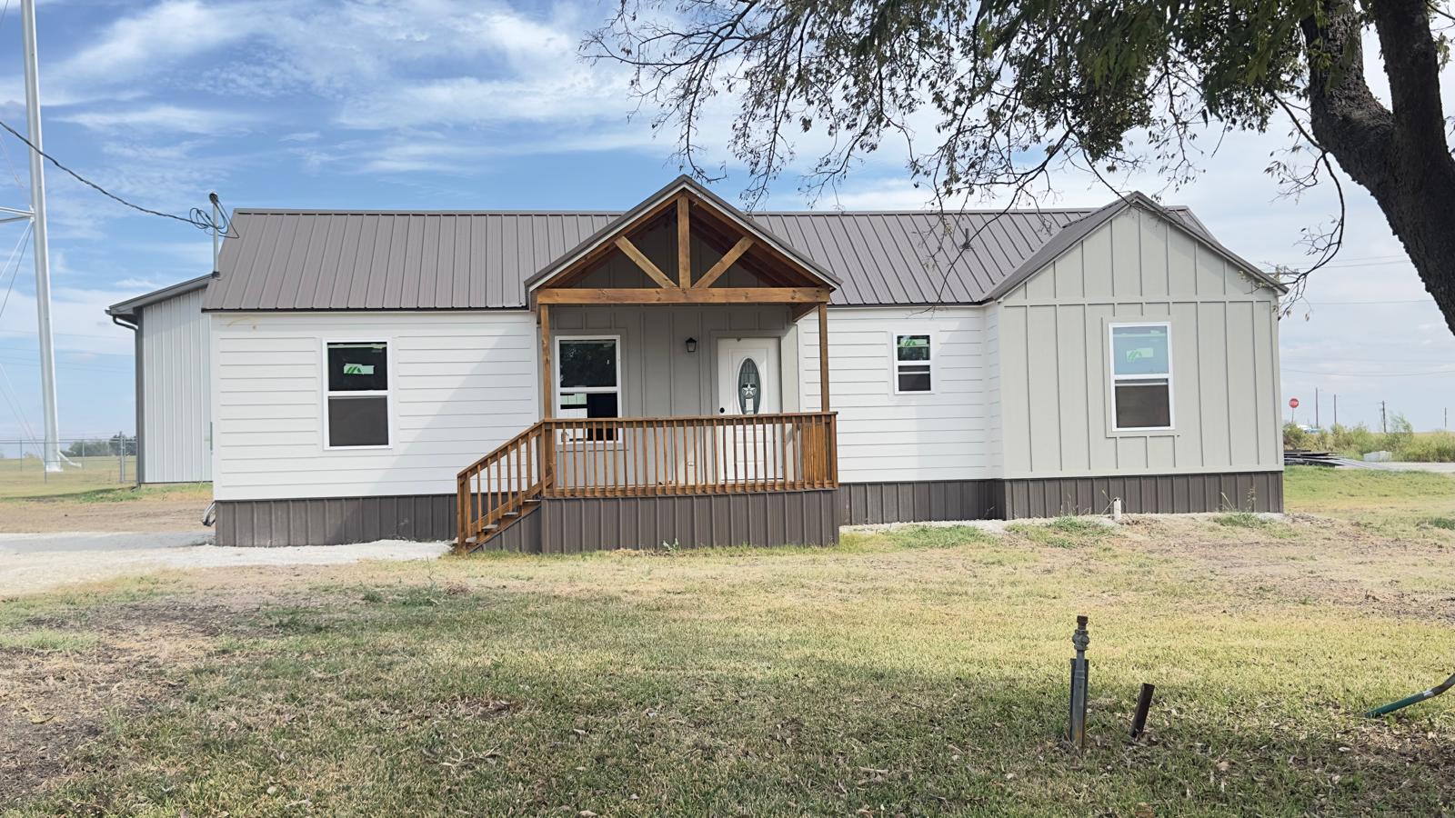 Rabbit hutch and run